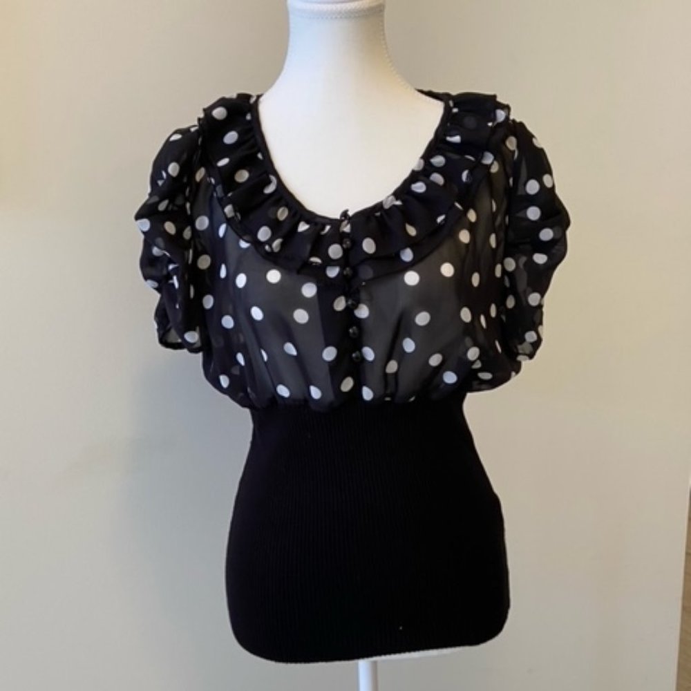 Suzy Shier Polka Dot top Size M (8-10)